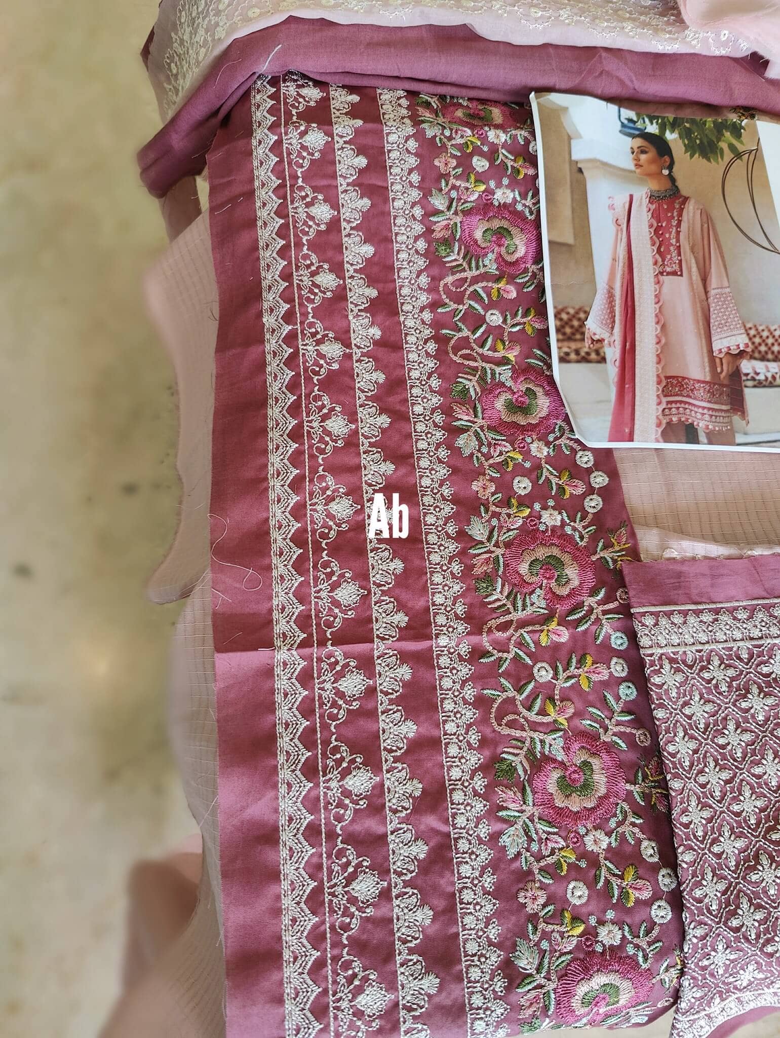 img_open_pic_zaha_lawn_22_awwal_boutique