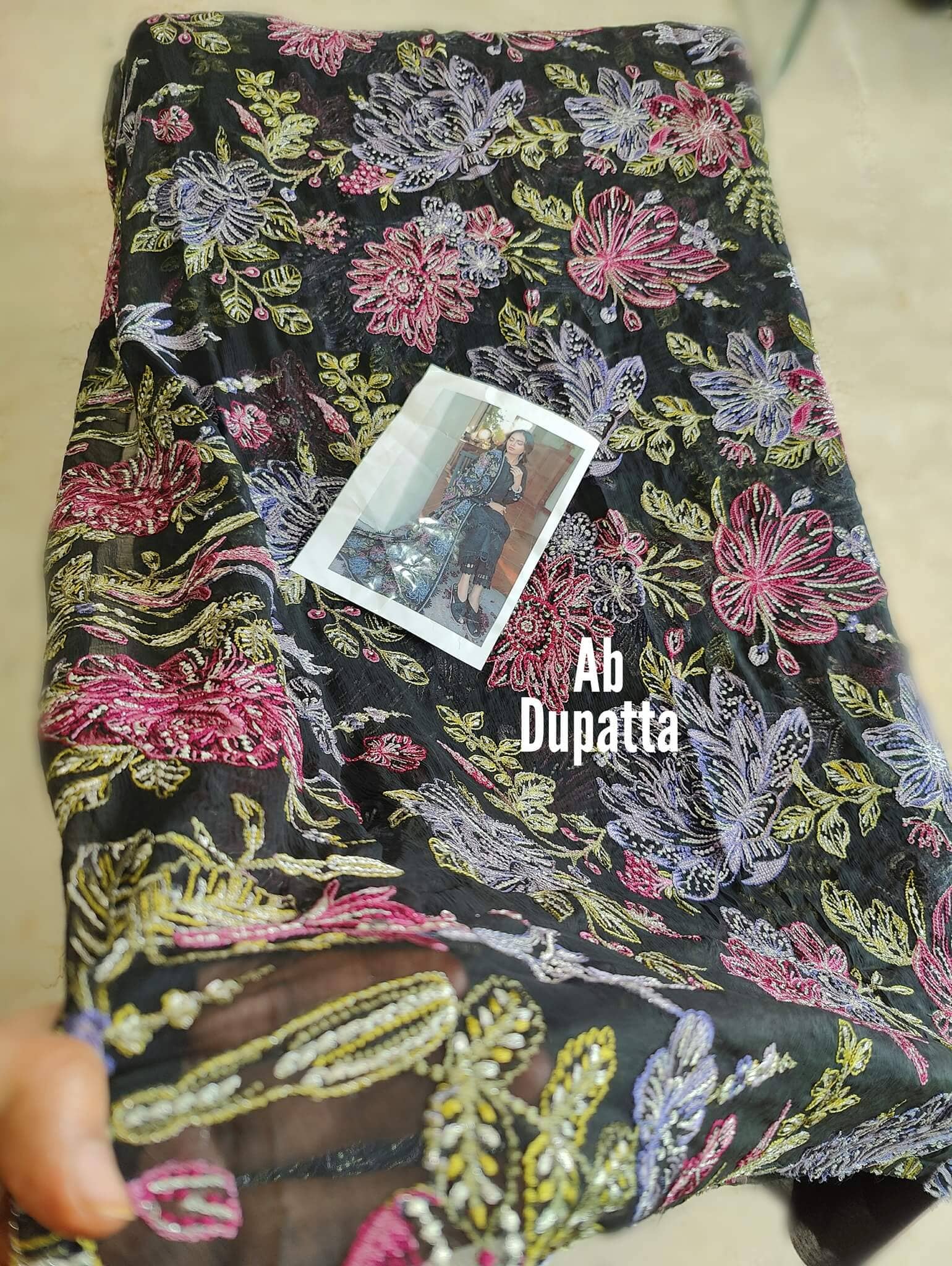 img_baroque_lawn_22_awwal_boutique