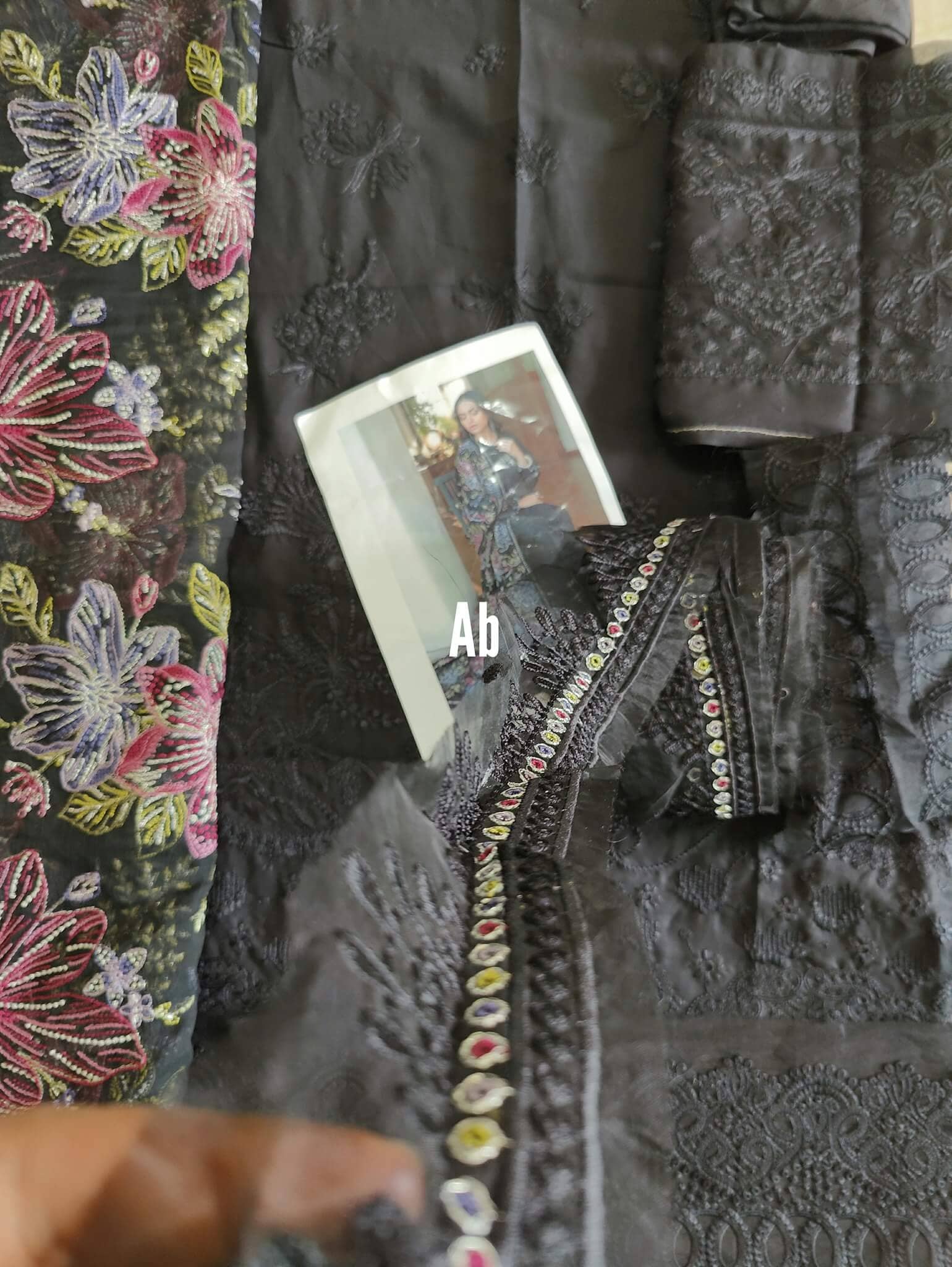 img_baroque_lawn_22_awwal_boutique