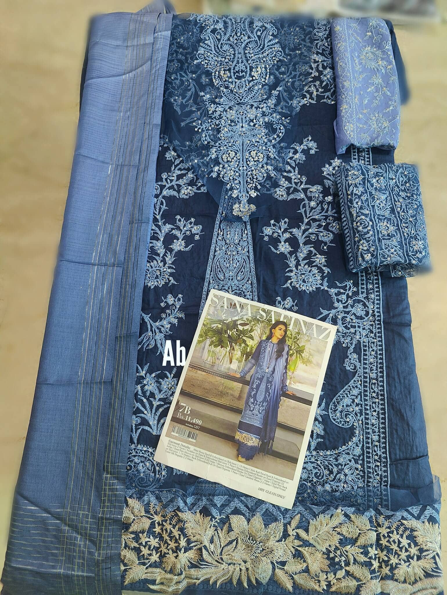 img_sana_safinaz_luxury_lawn_22_awwal_boutique