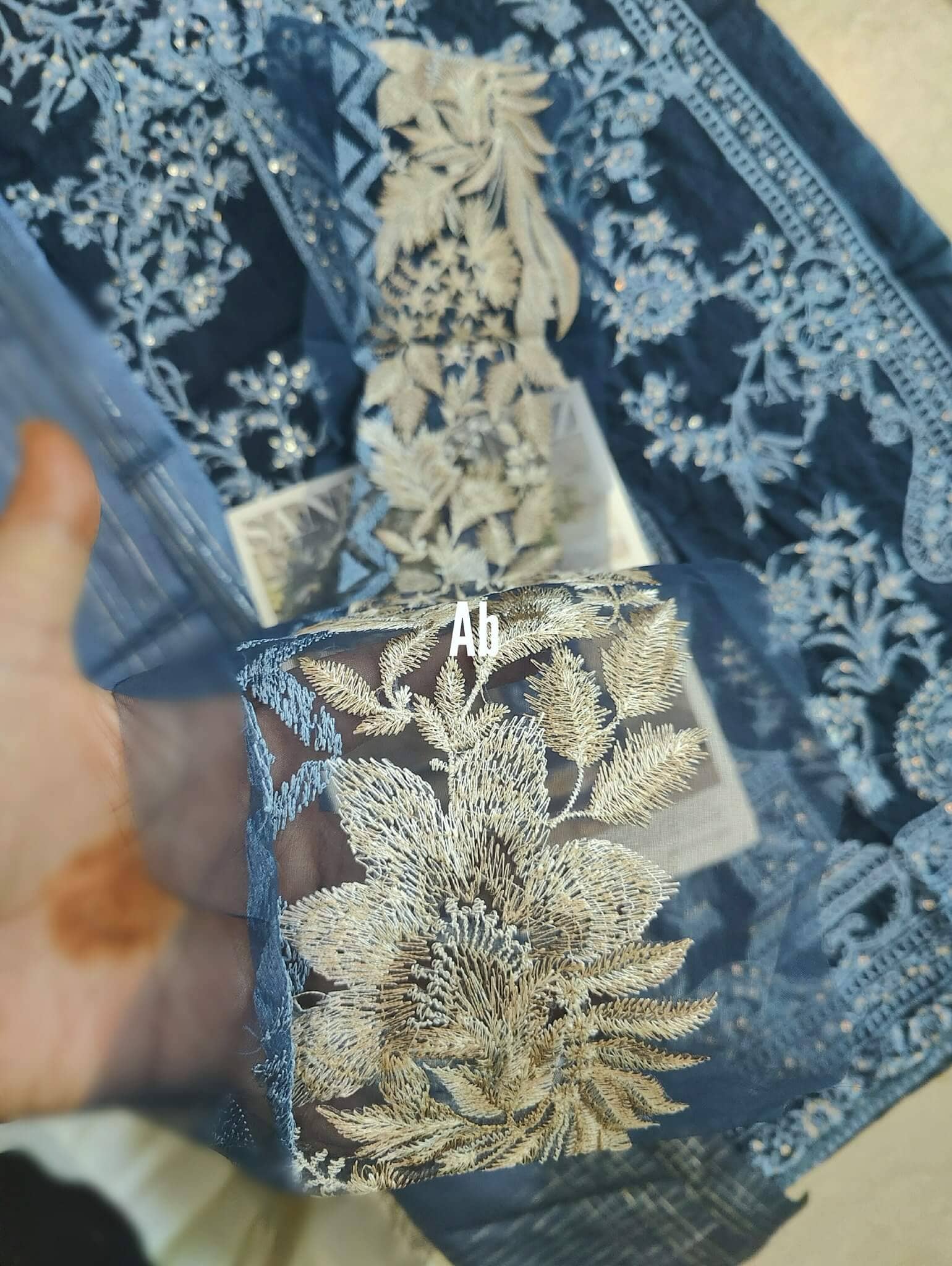 img_sana_safinaz_luxury_lawn_22_awwal_boutique