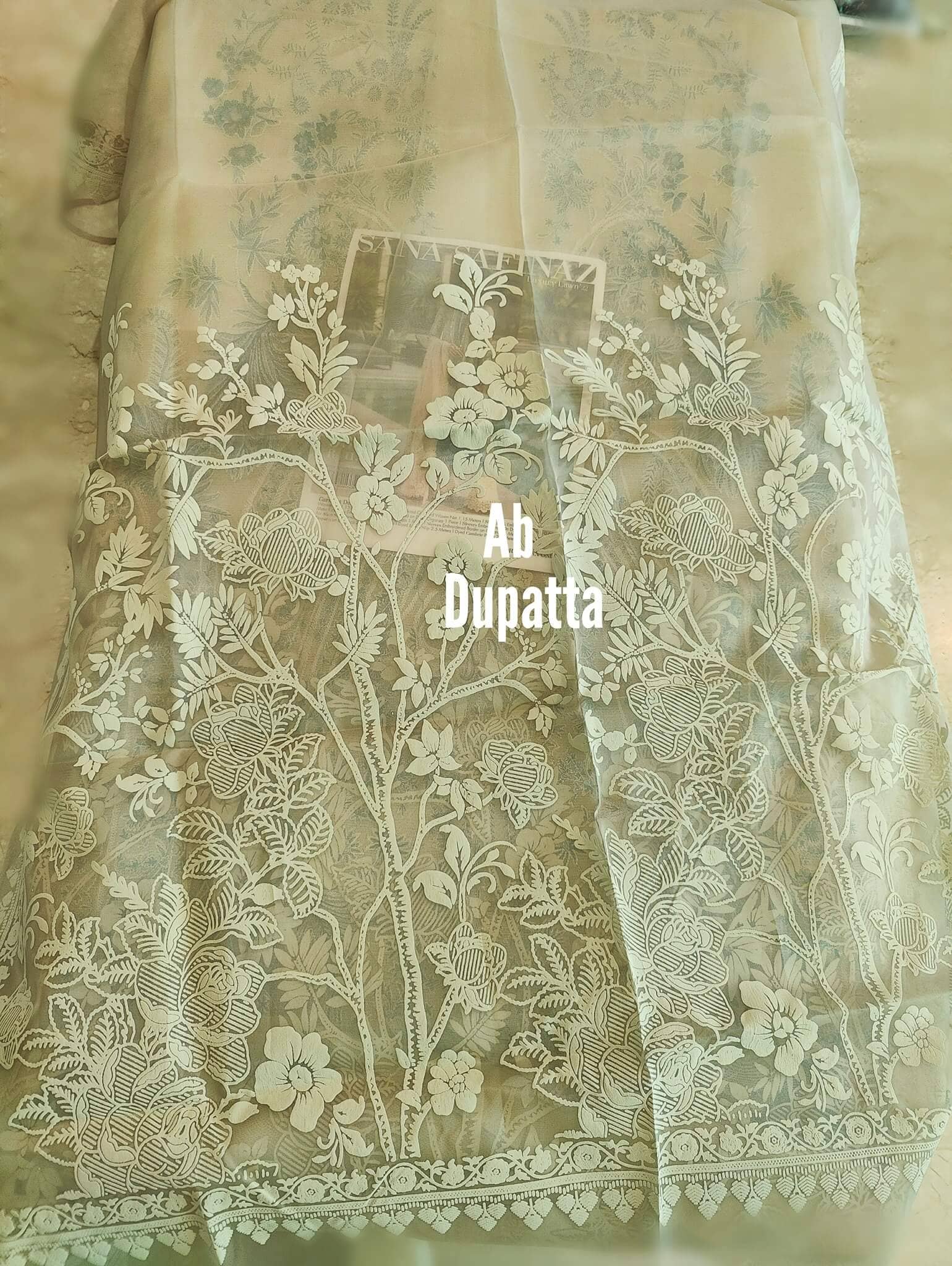 img_open_pic_sana_safinaz_lawn_22_awwal_boutique