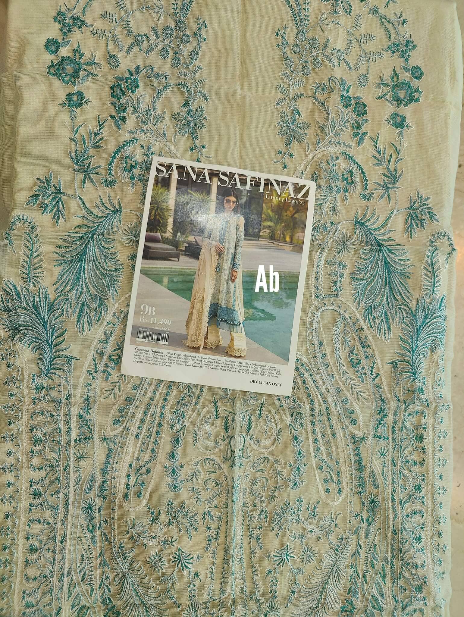 Open Pics\Sana Safinaz Luxury Formals/9 B