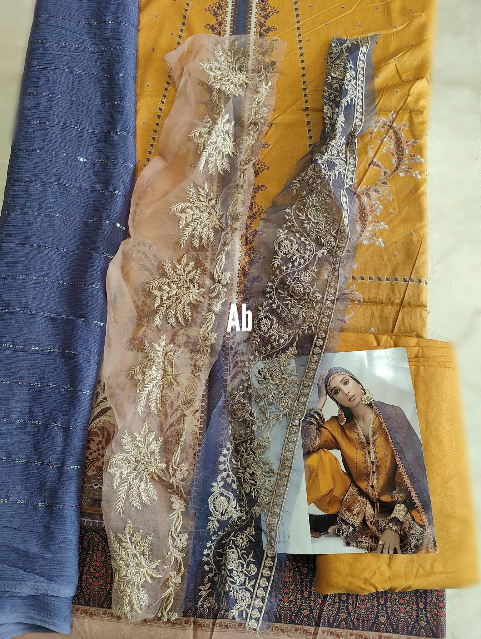 img_sobia_nazir_lawn_prints_awwal_boutique