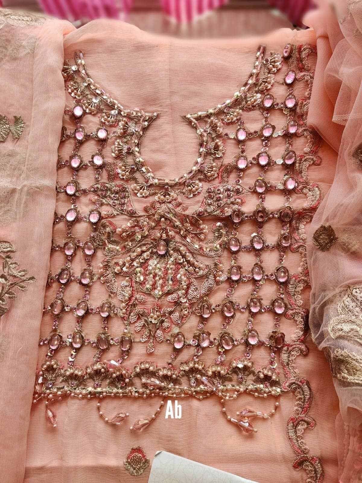 img_zebtan_open_pic_awwal_boutique