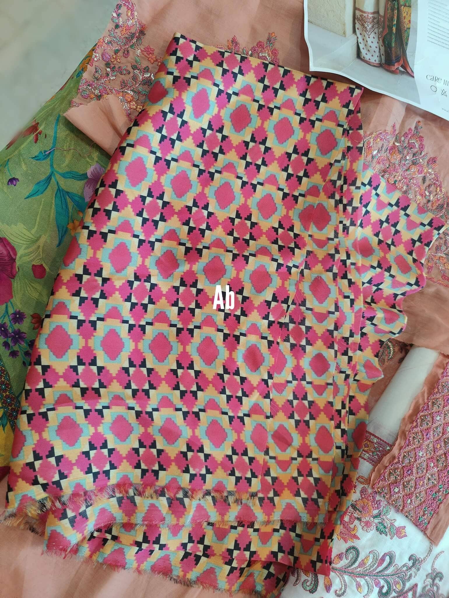 img_hussain_rehar_sarab_lawn_22_awwal_boutique