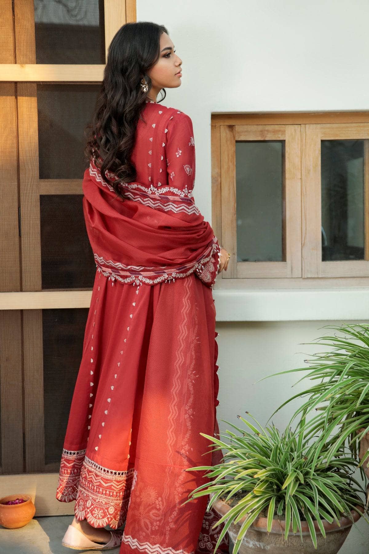 img_baroque_swiss_voil_awwal_boutique