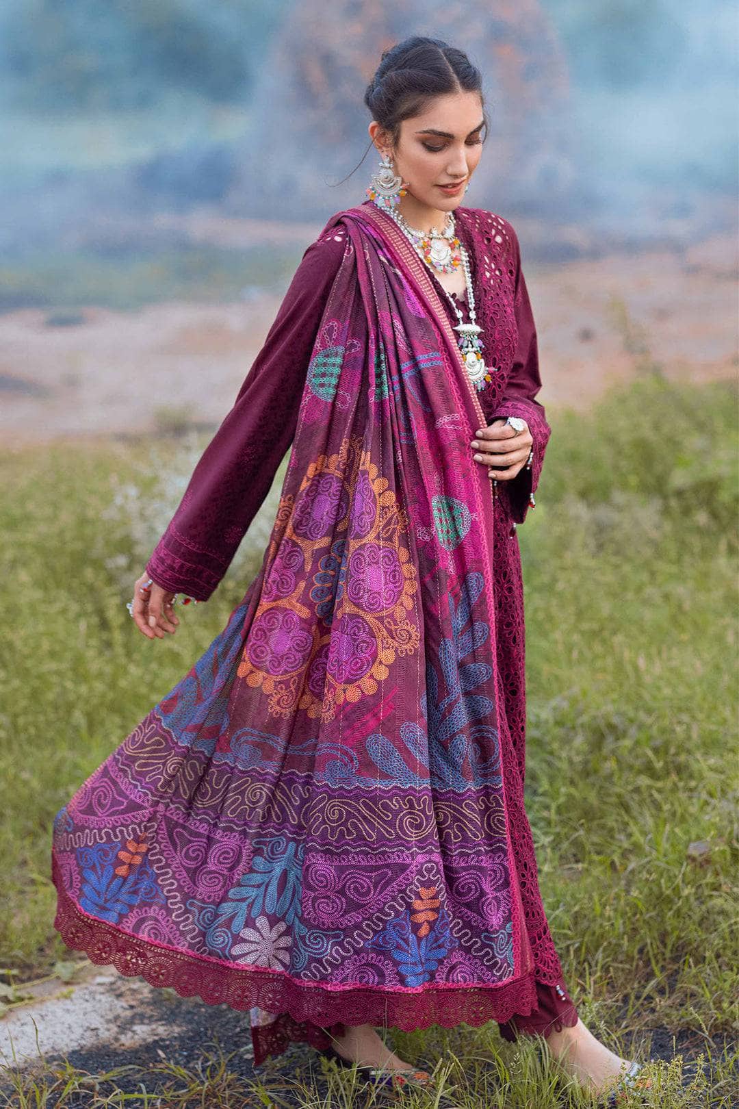 img_nureh_heerni_linen_awwal_boutique