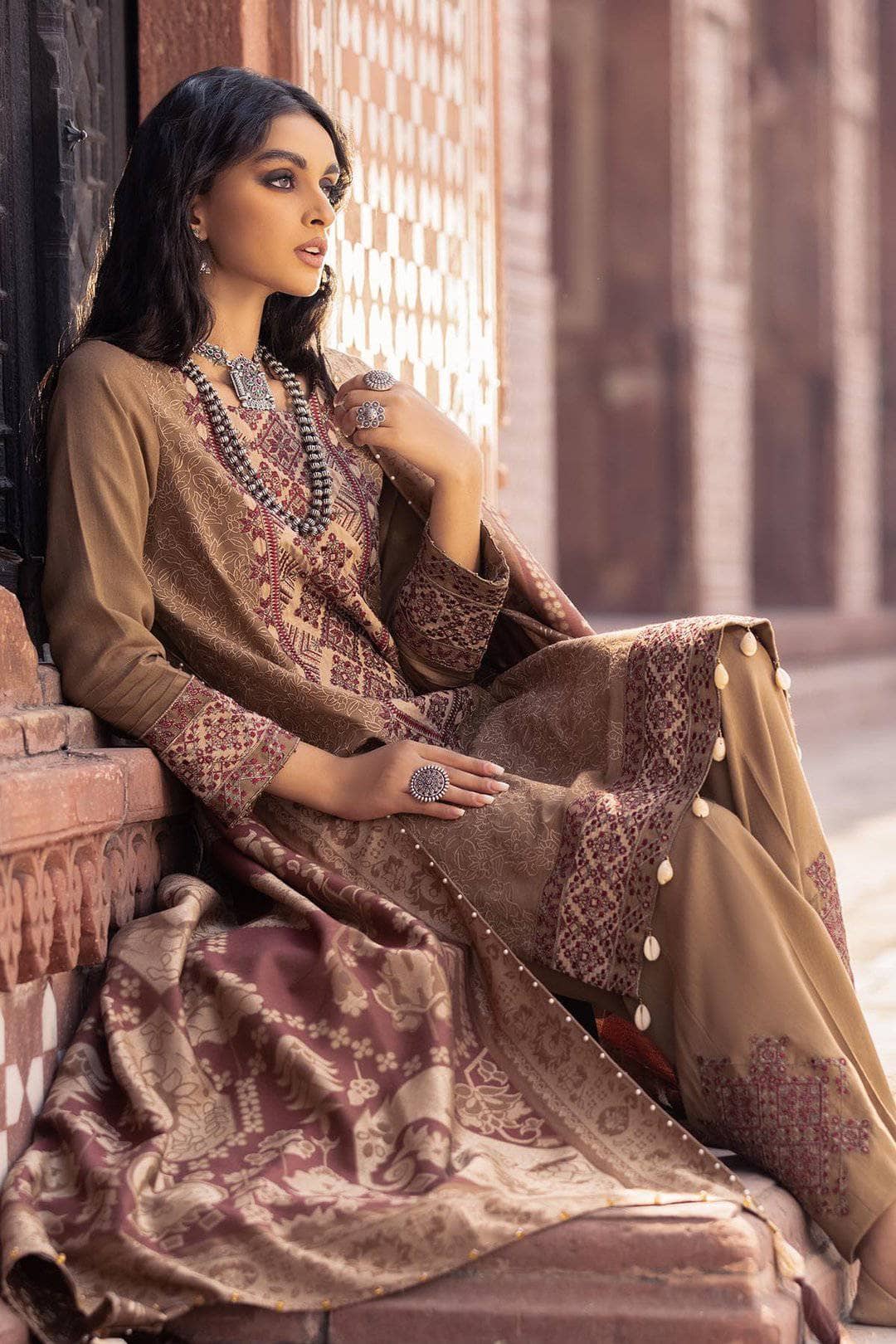 img_nureh_exclusive_shawl_collection_awwal_boutique