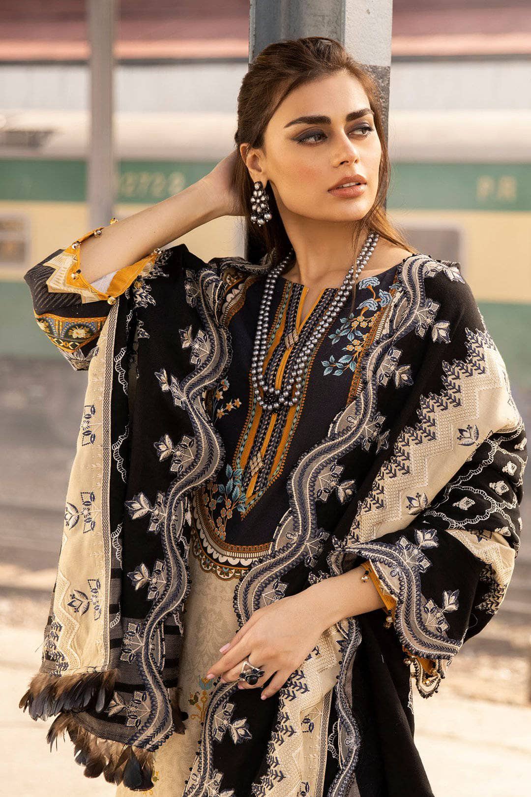 img_nureh_maya_khaddar_vol_2_awwal_boutique