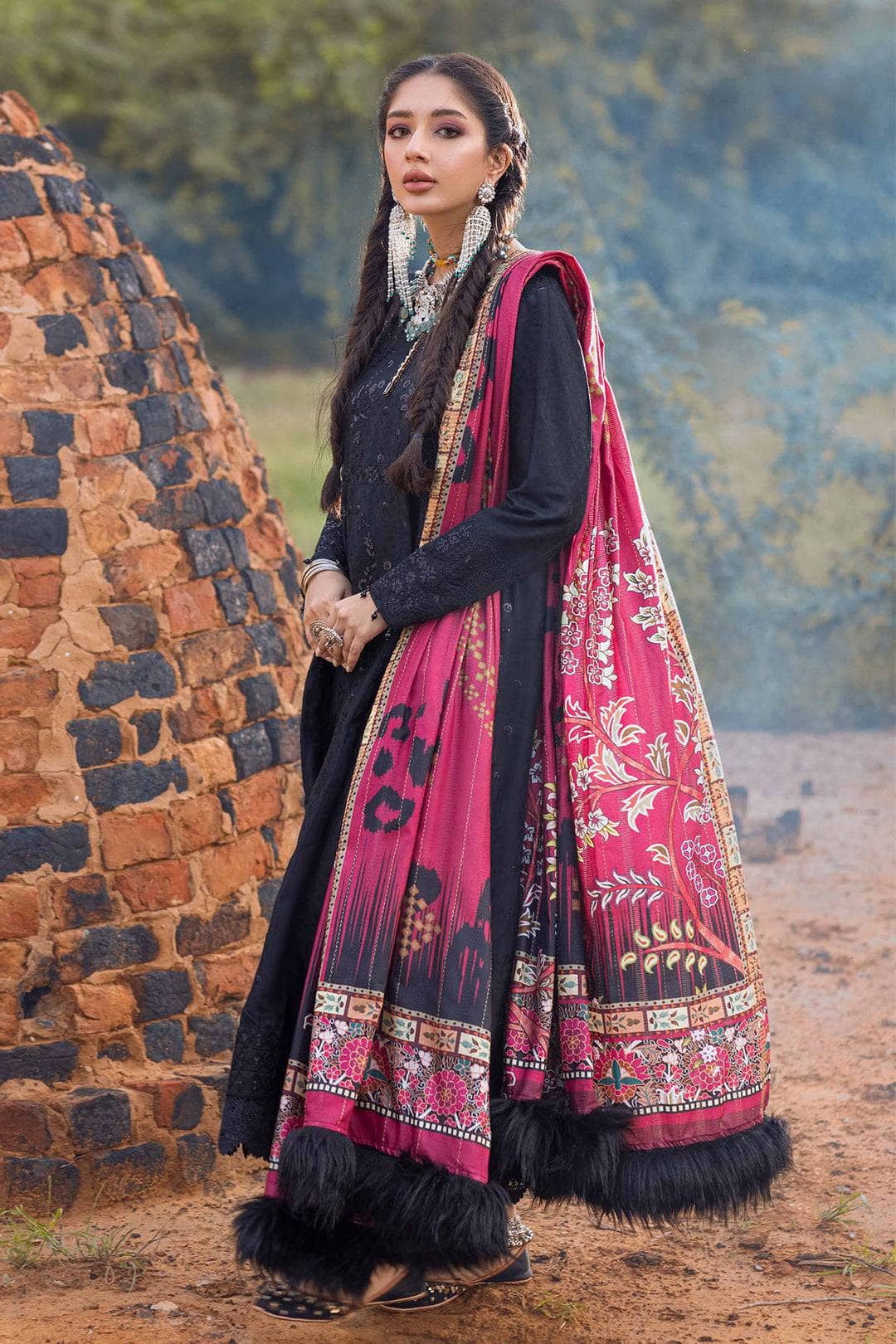 img_nureh_heerni_linen_awwal_boutique