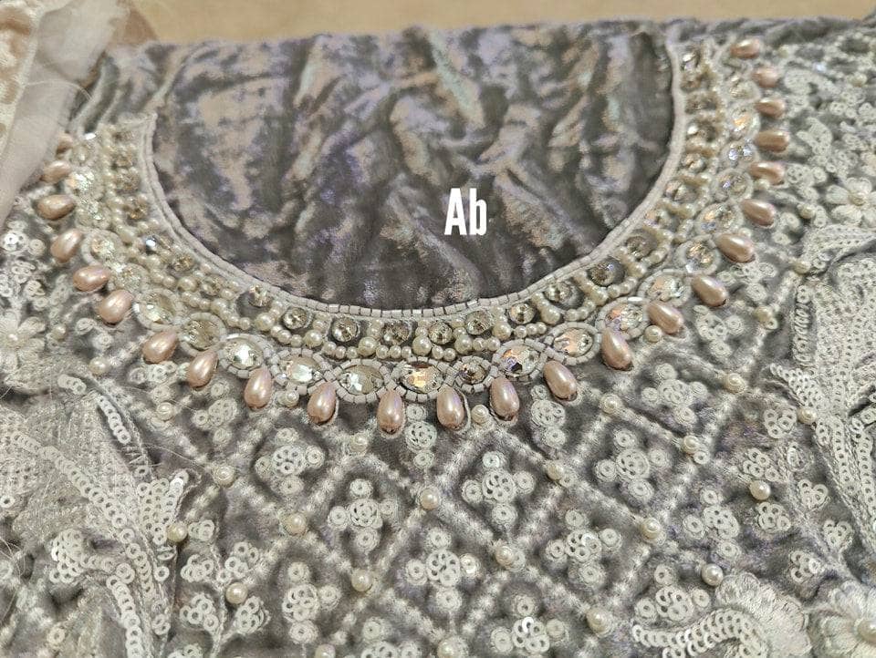 img_open_pic_maria_b_velvet_awwal_boutique