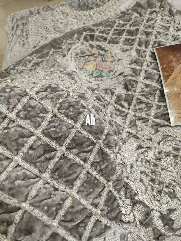 img_open_pic_maria_b_velvet_awwal_boutique