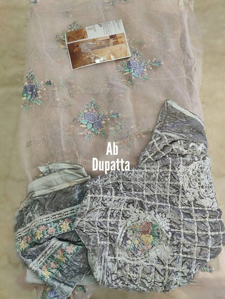 img_open_pic_maria_b_velvet_awwal_boutique