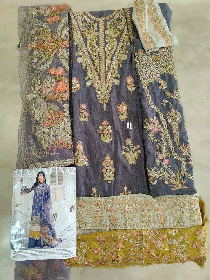 img_open_pic_sana_safinaz_winter_luxury_22_awwal_boutique