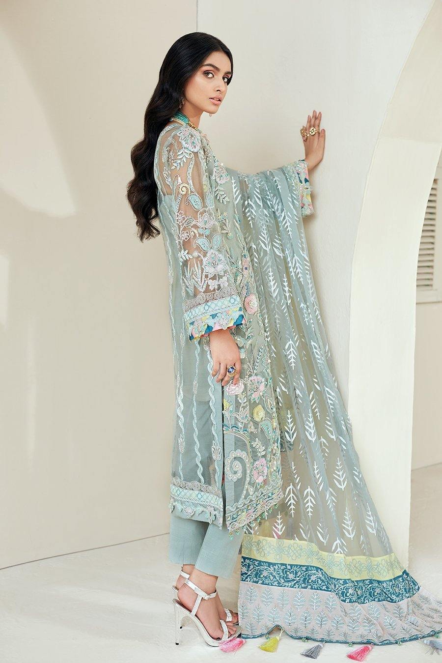img_maryam_hussain_luxury_formals_chiffon_wedding_awwal_boutique