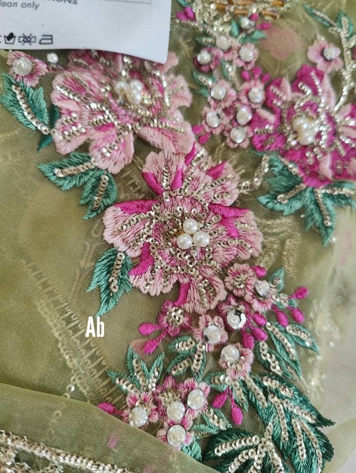 img_open_pic_crimson_wedding_edition_awwal_boutique