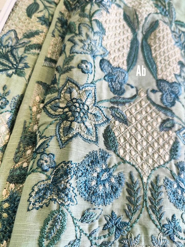 img_open_pic_zaha_winter_22_awwal_boutique