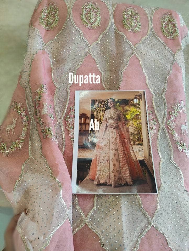 img_open_pic_crimson_wedding_awwal_boutique