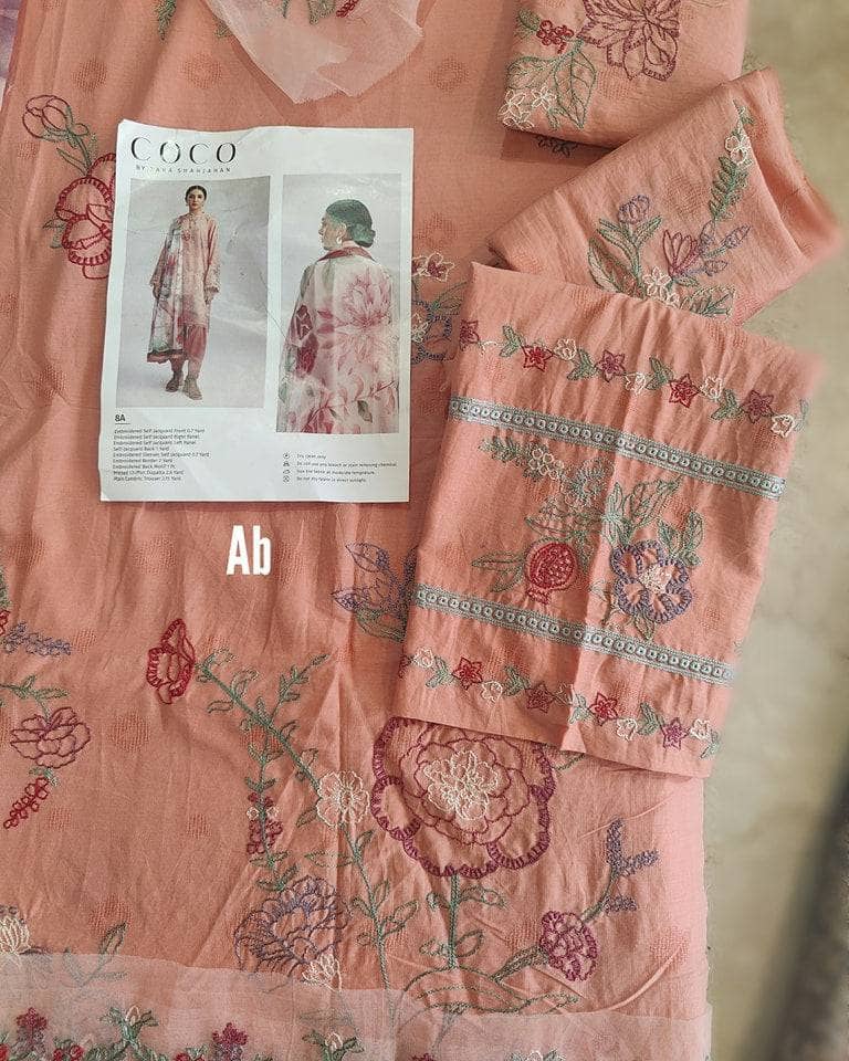 img_coco_lawn_23_awwal_boutique