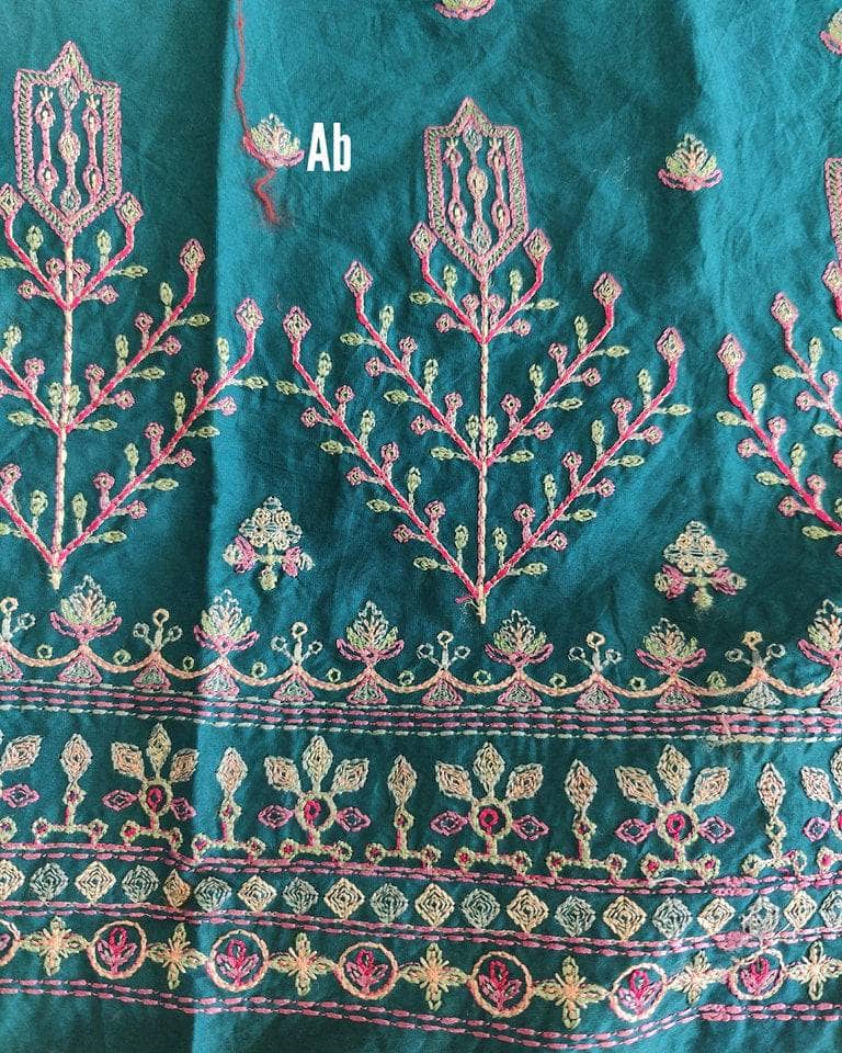 img_coco_lawn_23_awwal_boutique