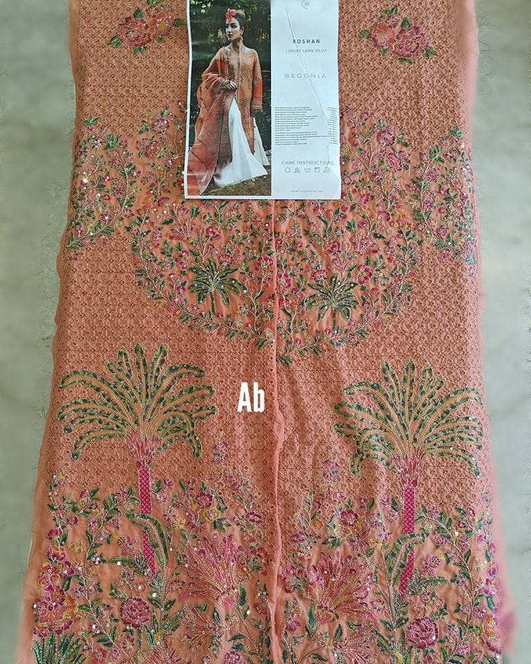 img_open_pic_hussain_rehar_roshan_awwal_boutique