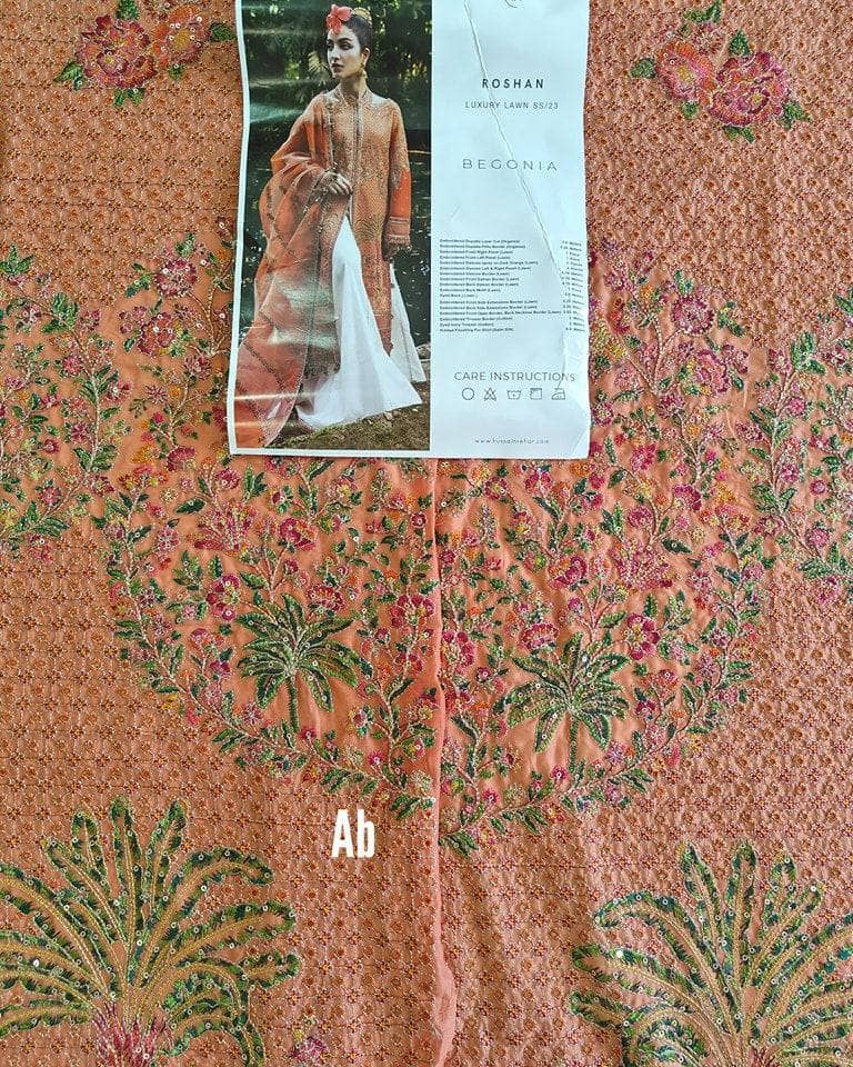 img_open_pic_hussain_rehar_roshan_awwal_boutique