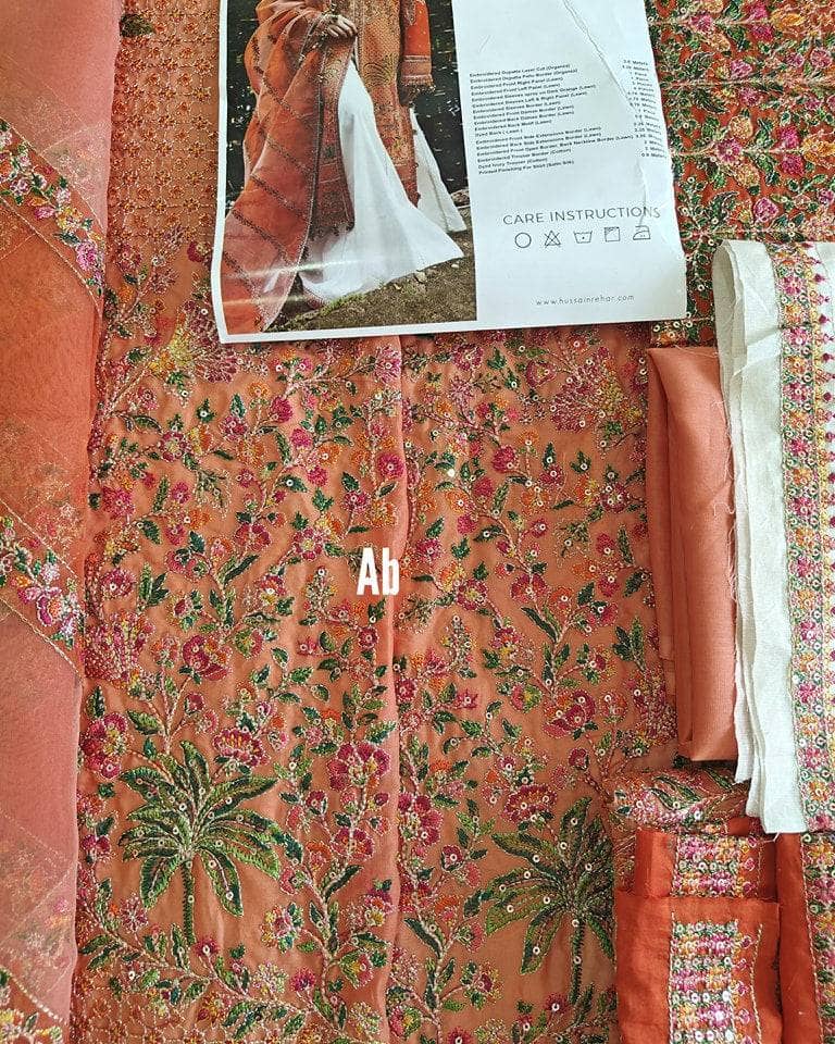 img_open_pic_hussain_rehar_roshan_awwal_boutique