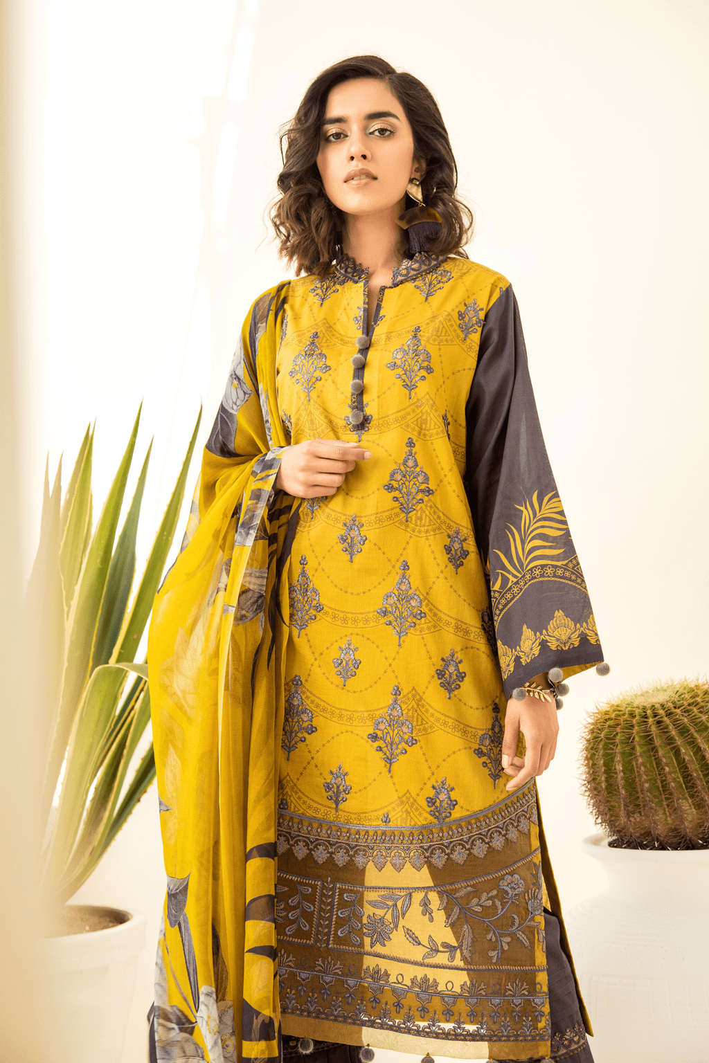 img_iznik_chinon_lawn_collection_awwal_boutique_eid_collection