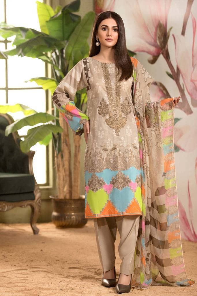 img_charizma_combination_lawn_2021_awwal_boutique
