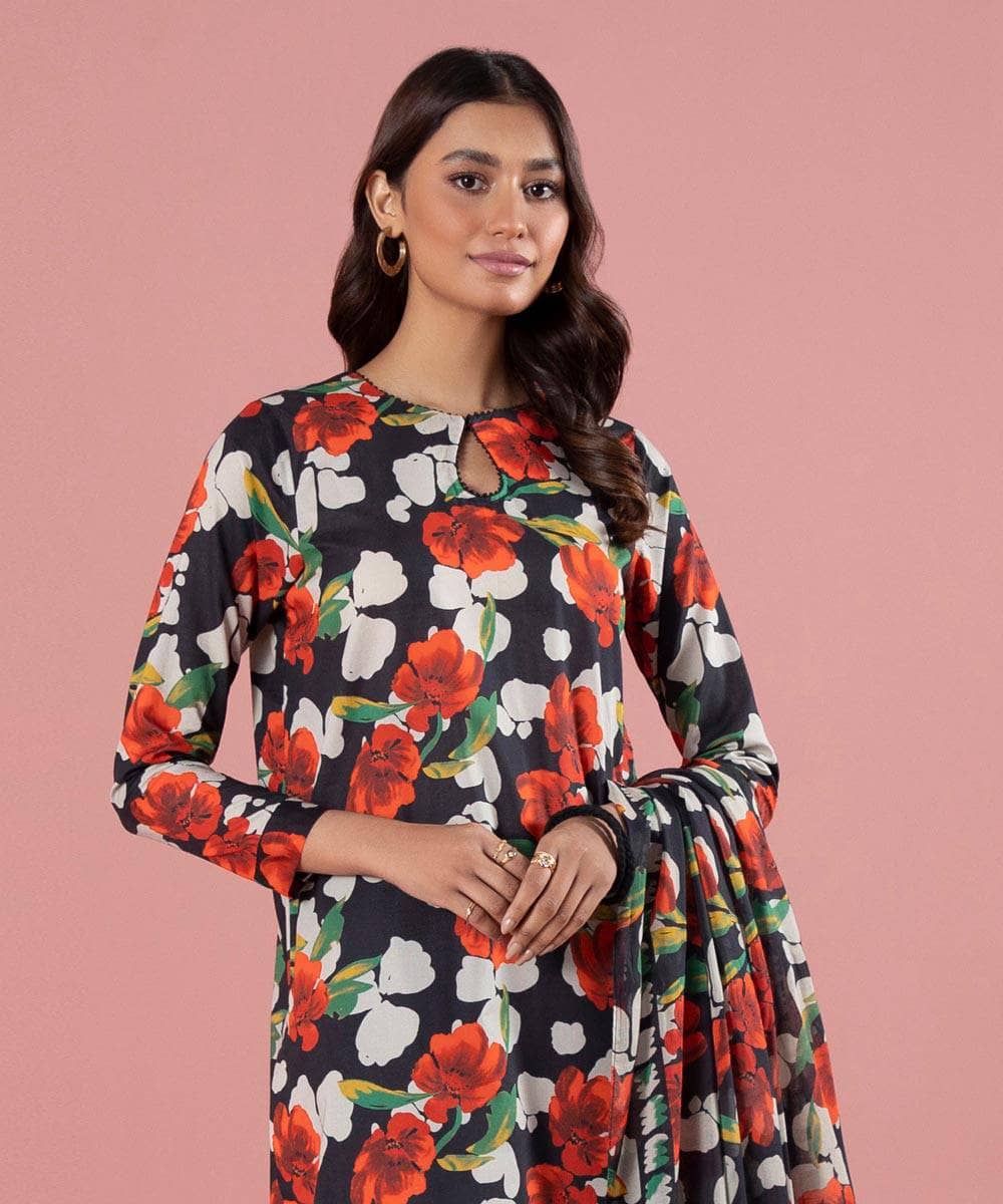 img_sapphire_day_to_day_awwal_boutique