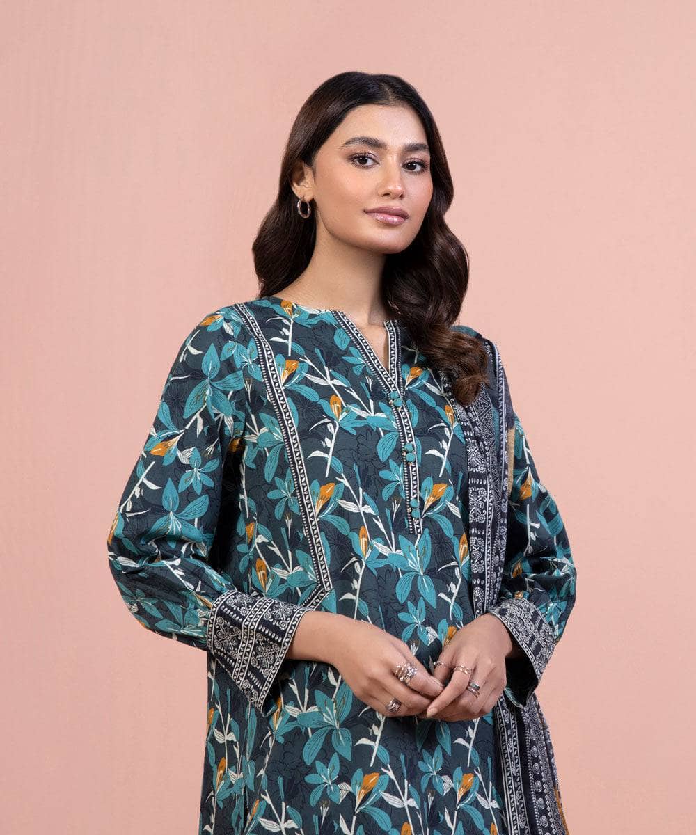 img_sapphire_lawn_23_awwal_boutique