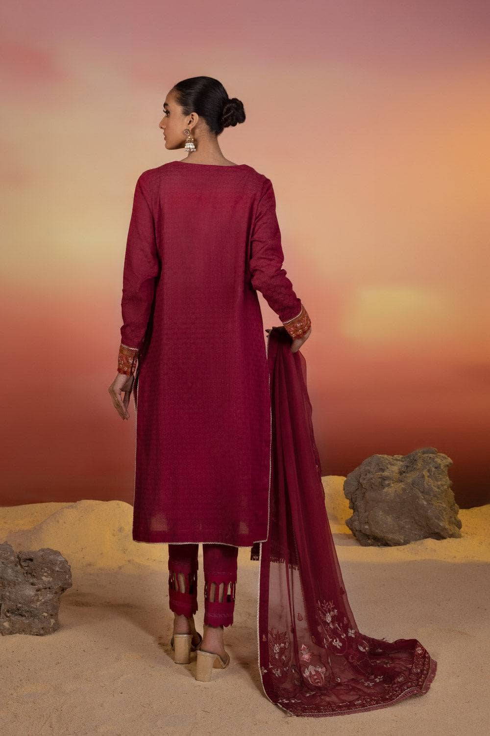 img_sapphire_lawn_2022_awwal_boutique