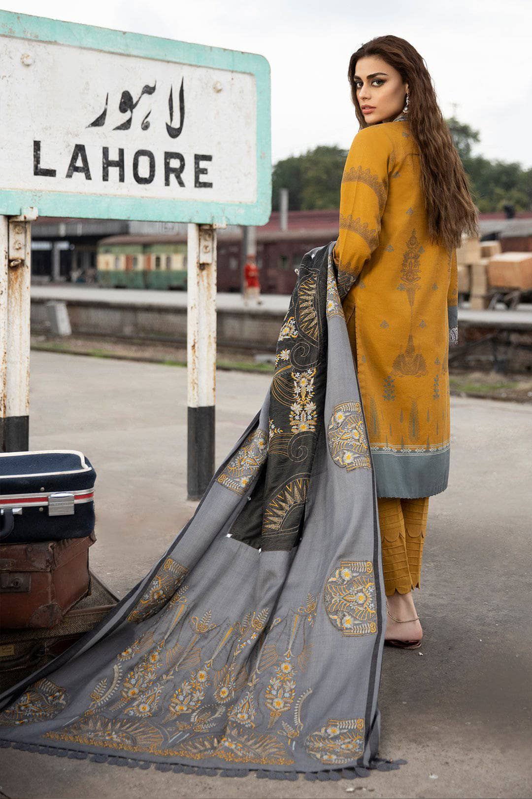 img_nureh_maya_khaddar_vol_2_awwal_boutique