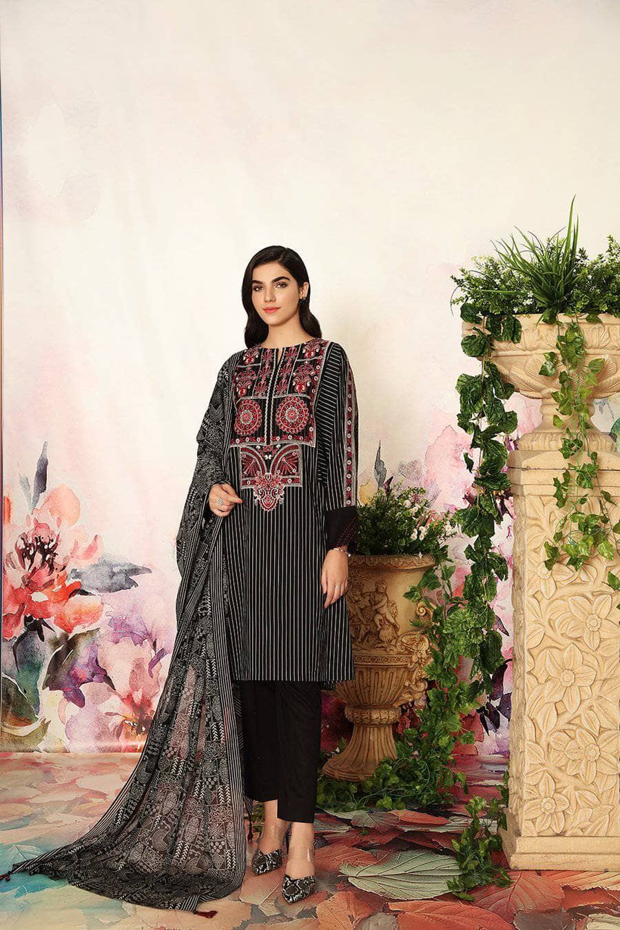 img_nishat_lawn_2021_awwal_boutique