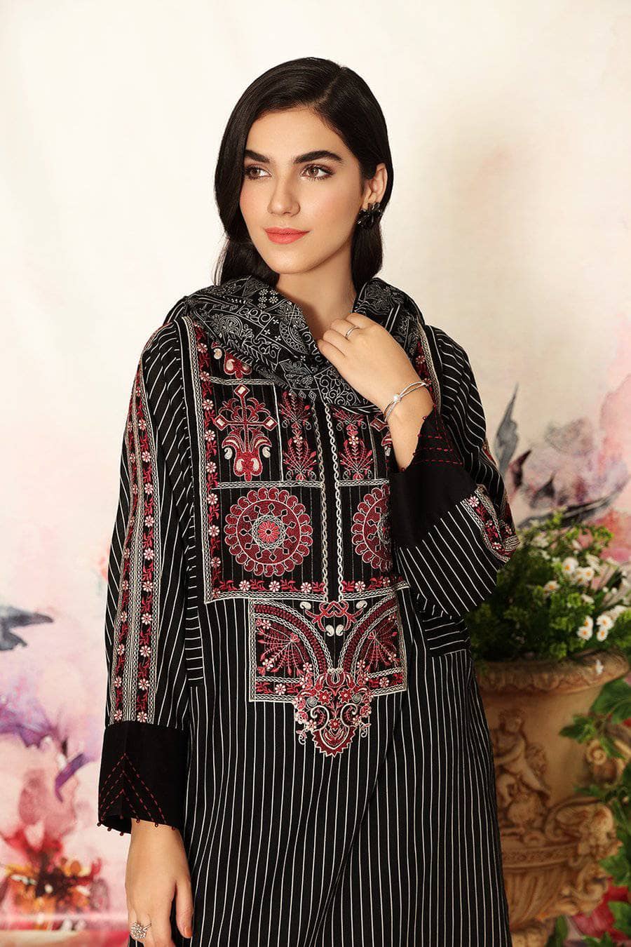 img_nishat_lawn_2021_awwal_boutique