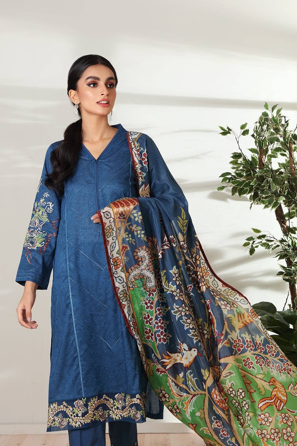 img_nishat_linen_lawn_2022_awwal_boutique