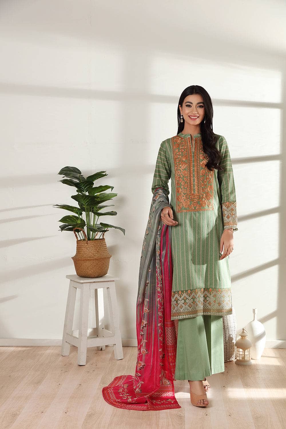 img_nishat_linen_lawn_2022_awwal_boutique