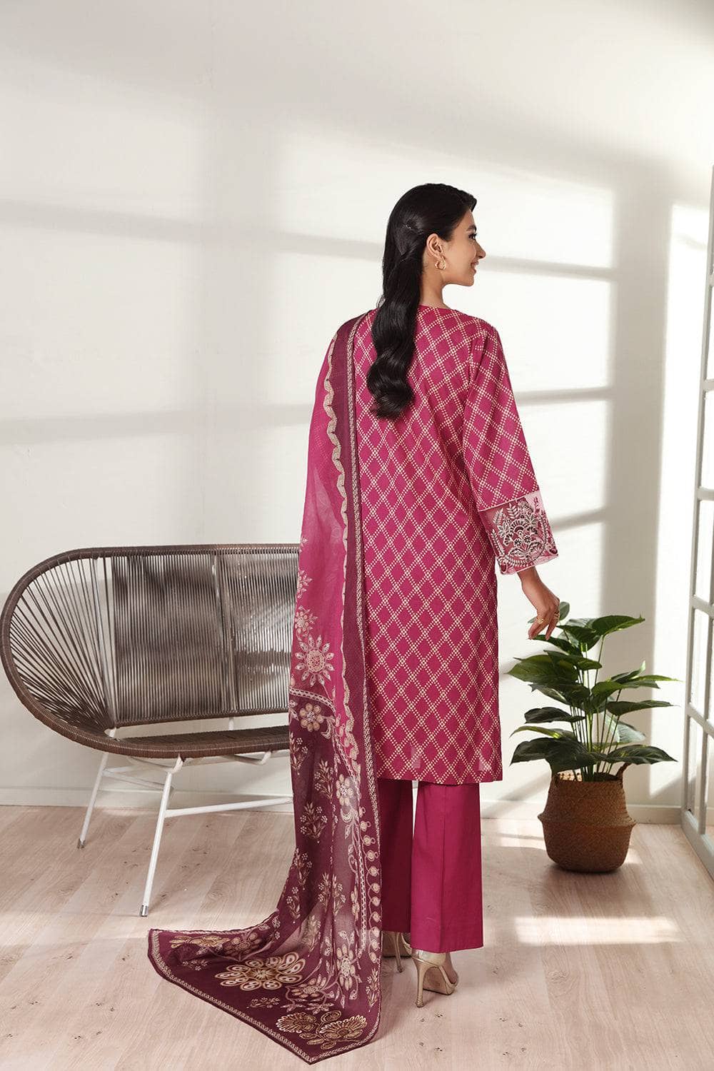 img_nishat_linen_lawn_2022_awwal_boutique