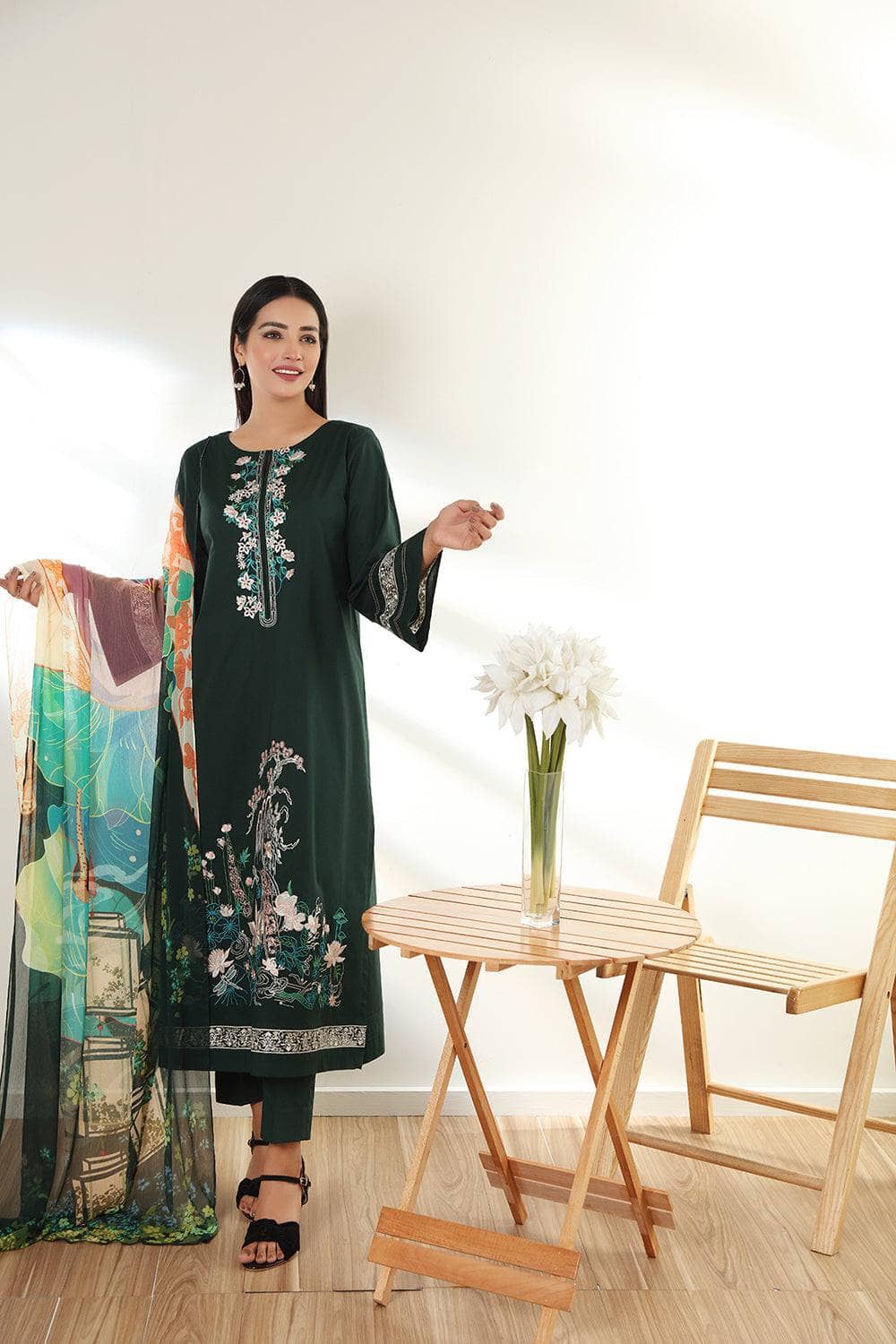 img_nishat_linen_lawn_2022_awwal_boutique