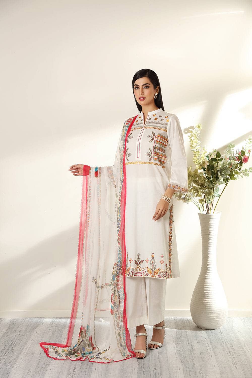 Img_nishat_linen_lawn_22_awwal_boutique