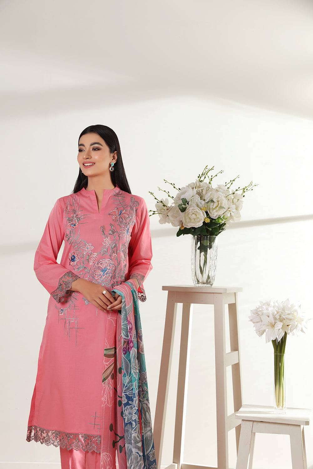 img_nishat_linen_lawn_2022_awwal_boutique