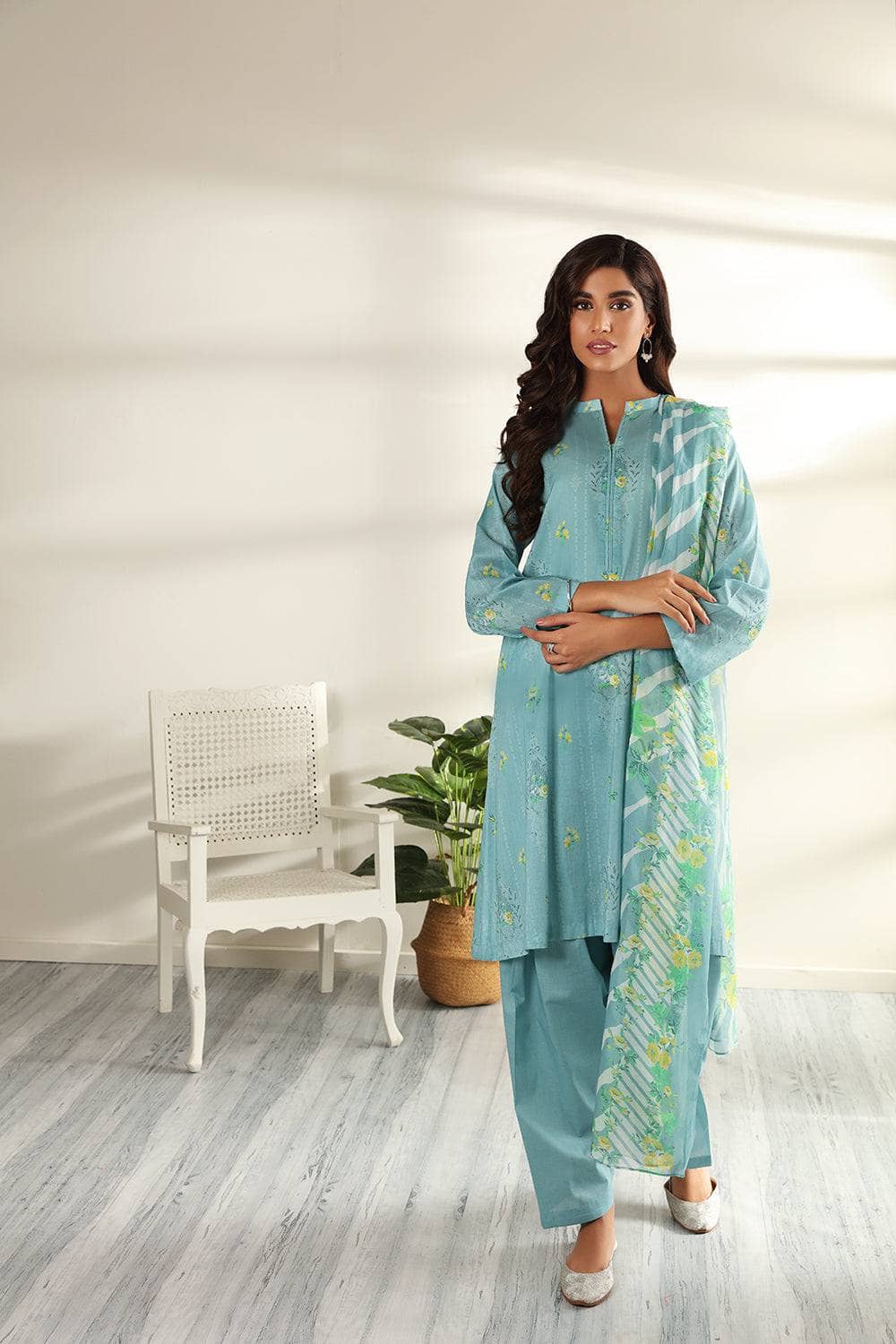 img_nishat_linen_lawn_2022_awwal_boutique