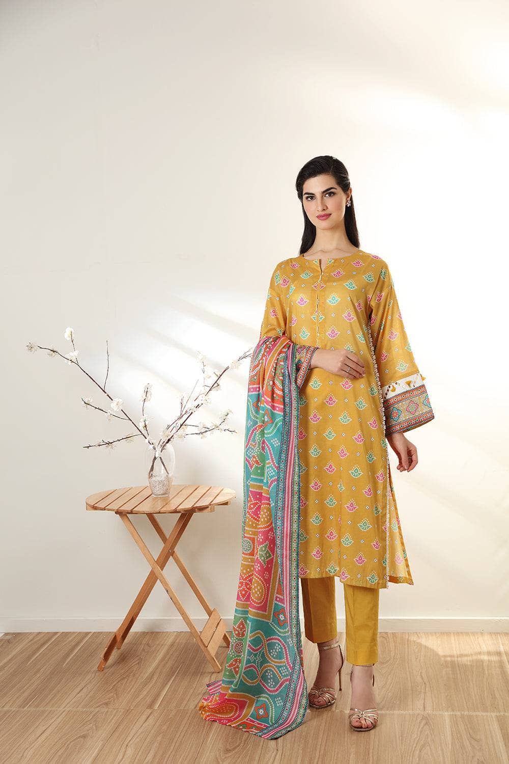 img_nishat_linen_lawn_2022_awwal_boutique