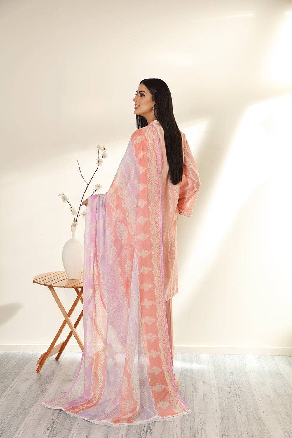 img_nishat_linen_lawn_2022_awwal_boutique