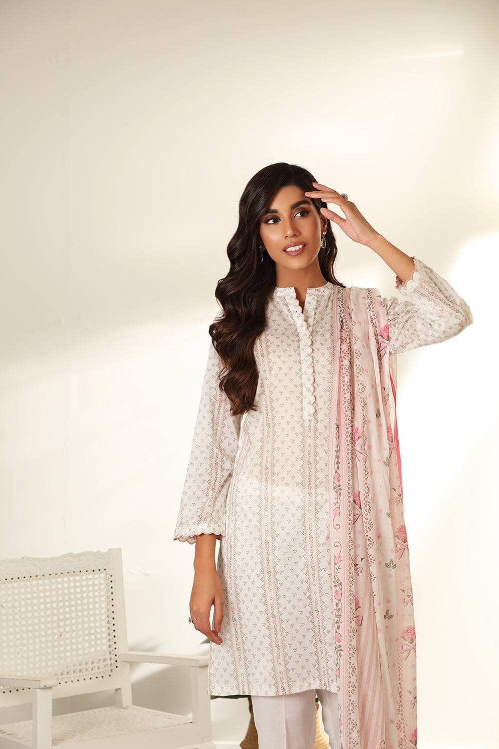 img_nishat_linen_lawn_2022_awwal_boutique