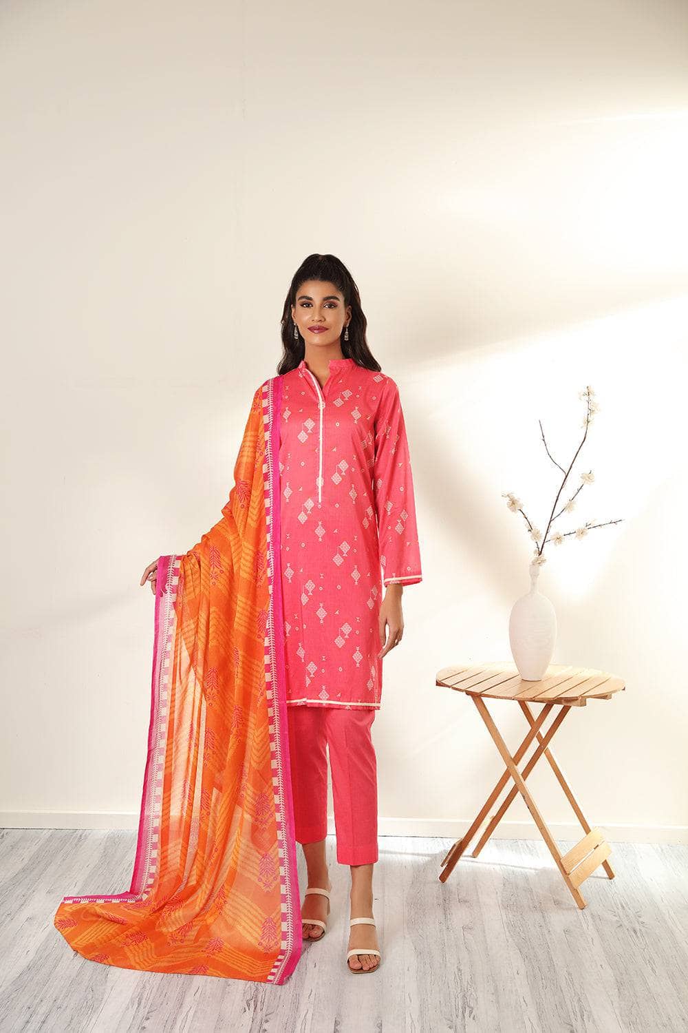 img_nishat_linen_lawn_2022_awwal_boutique