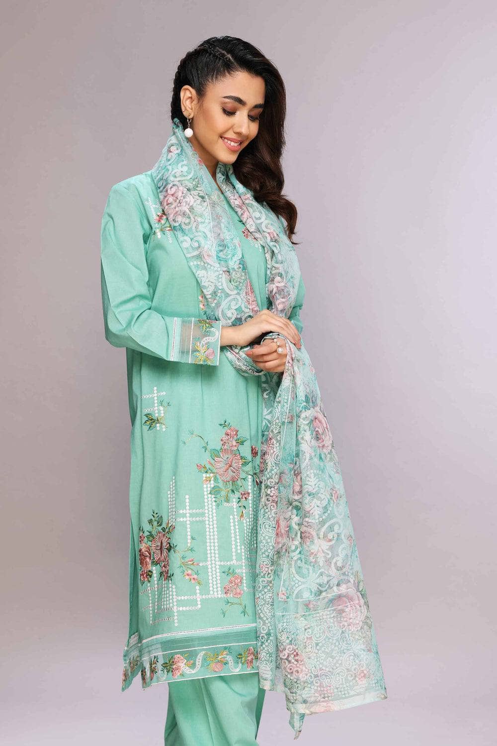 Img_nishat_lawn_nisha_23_awwal_boutique