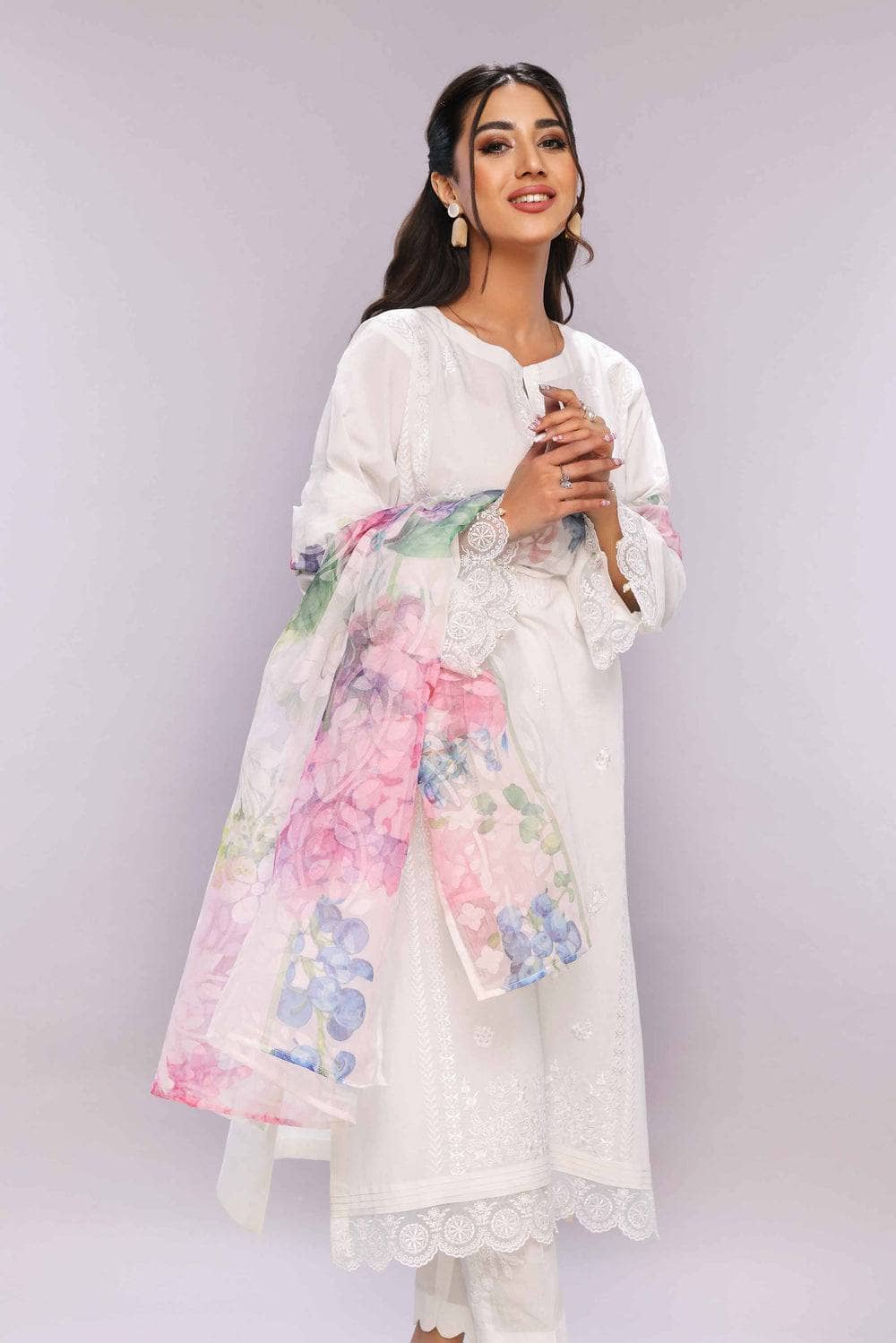 Img_nishat_lawn_nisha_23_awwal_boutique