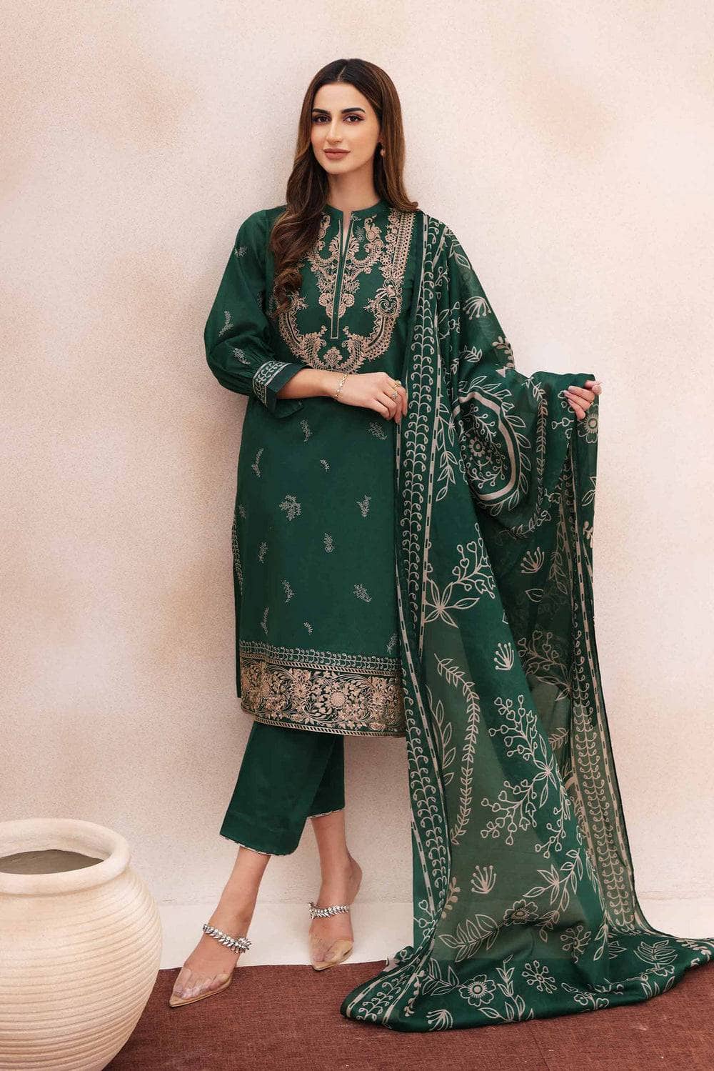 Img_nishat_lawn_nisha_23_awwal_boutique